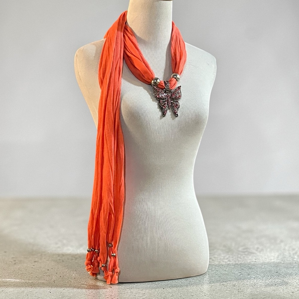 KW FASHION LARGE JEWEL FILIGREE BUTTERFLY PENDANT SCARF ORANGE PINK SILVER TONE